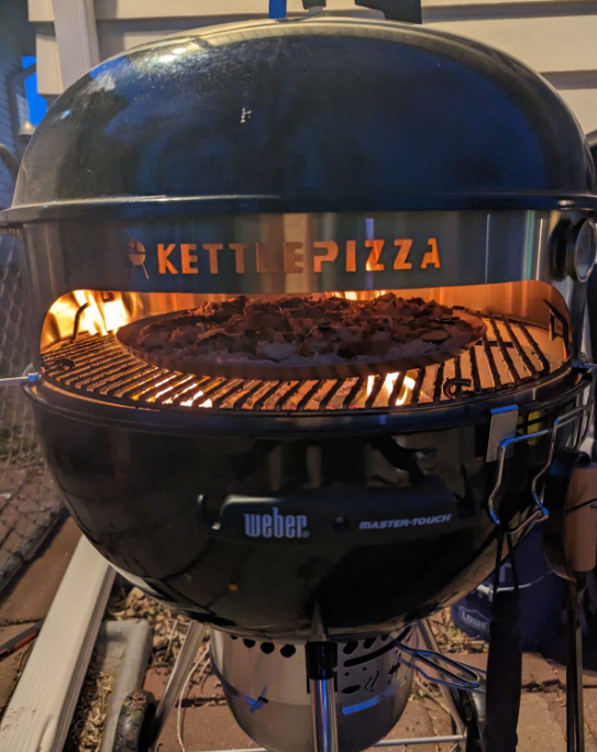 MOESTA-BBQ Smokin' pizza-ring, perfect voor kogelbarbecue met een diameter van 47 cm tot 67 cm, voor kogelgrills van 47 cm MOESTA-BBQ Smokin' pizza-ring, perfect voor kogelbarbecue met een diameter van 47 cm tot 67 cm, voor kogelgrills van 47 cm